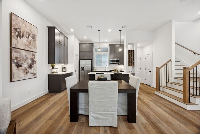 Building Photo - 2121 A Hoskins Dr