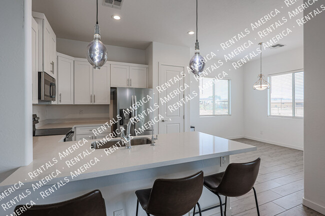 Building Photo - 16720 E Melanie Dr