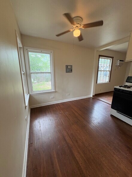 Building Photo - 208 Claremont Ave