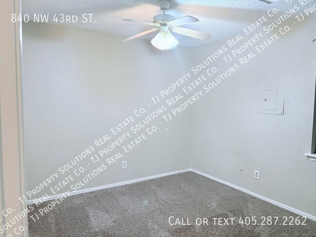 Building Photo - Three bedroom home near Uptown!
