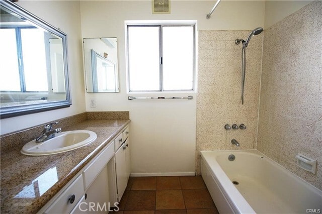 Building Photo - 6012 Oak Ave