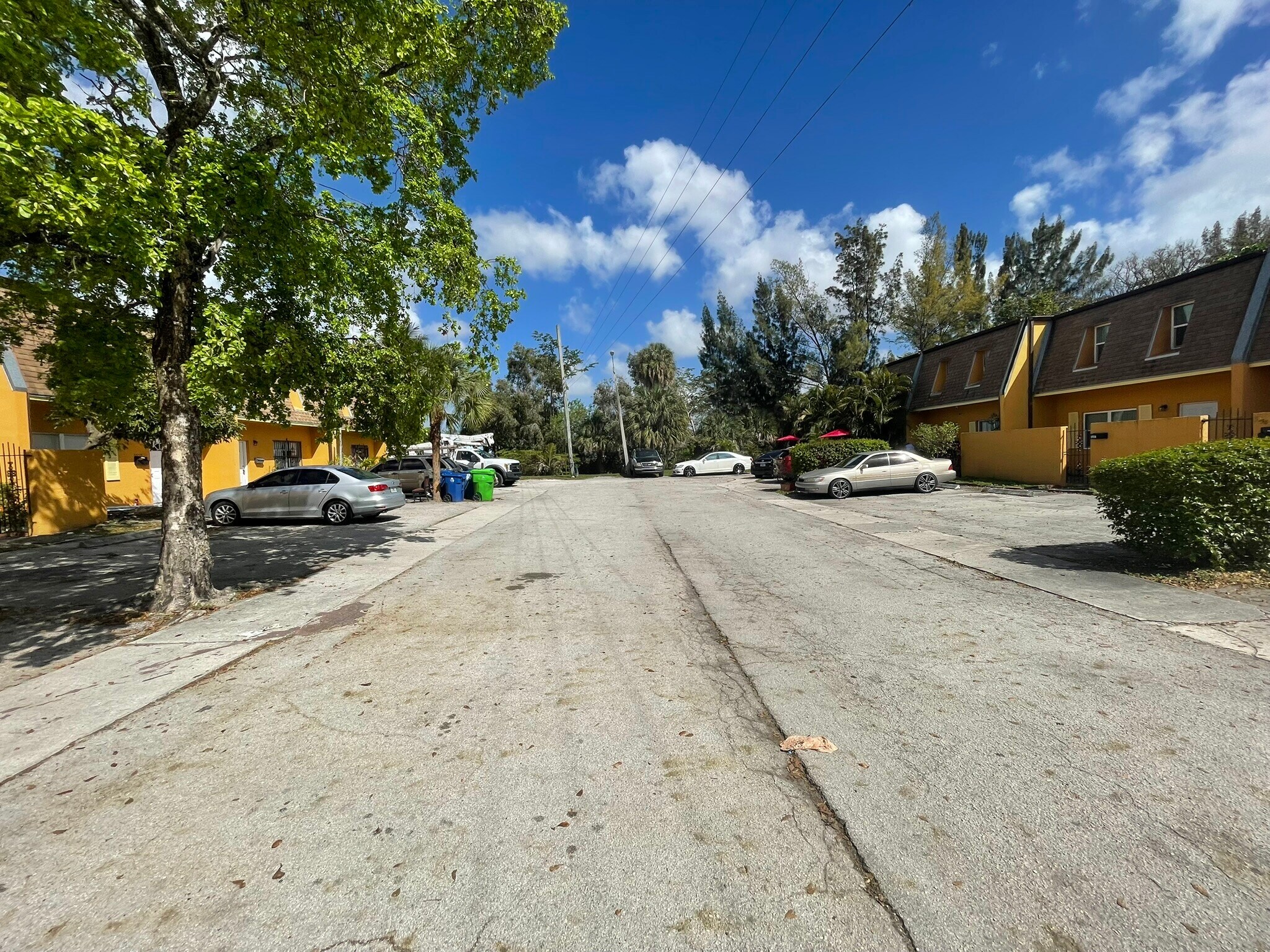 Building Photo - 5953 NW 25th Ct