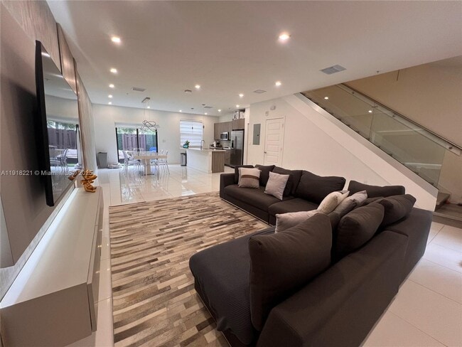 Building Photo - 10431 NW 82nd St