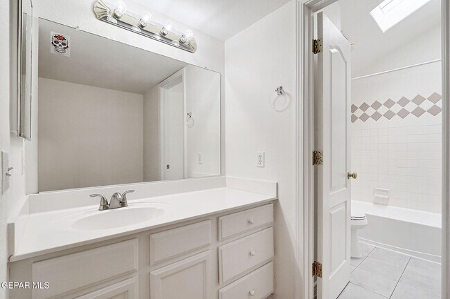 Building Photo - 7089 Luz De Espejo Dr
