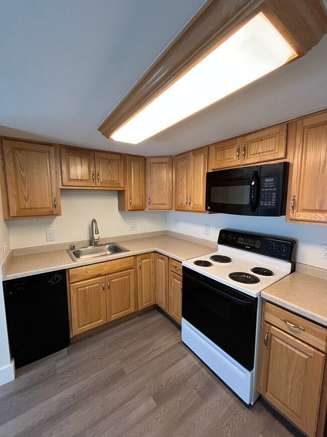 Building Photo - 7290 W Dean Rd