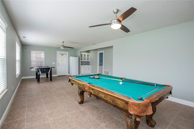 Building Photo - 14198 Rolling Hills Dr
