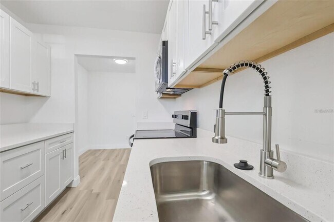 Building Photo - 11147 Acme Dr