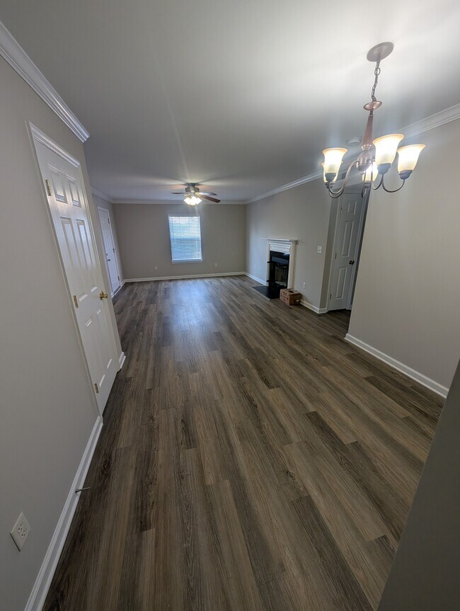 Building Photo - 501 Chandler Pl