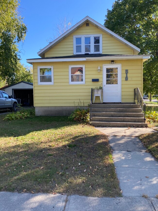 Building Photo - 519 Kandiyohi Ave SW