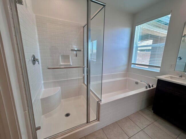 Building Photo - 40082 Catania Ct