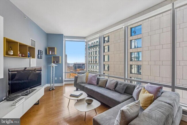 Building Photo - 1414 S Penn Square