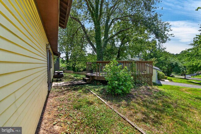 Building Photo - 8801 Monmouth Dr