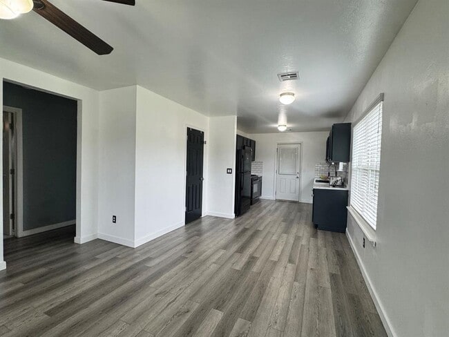 Building Photo - 1795 Bliss Cir
