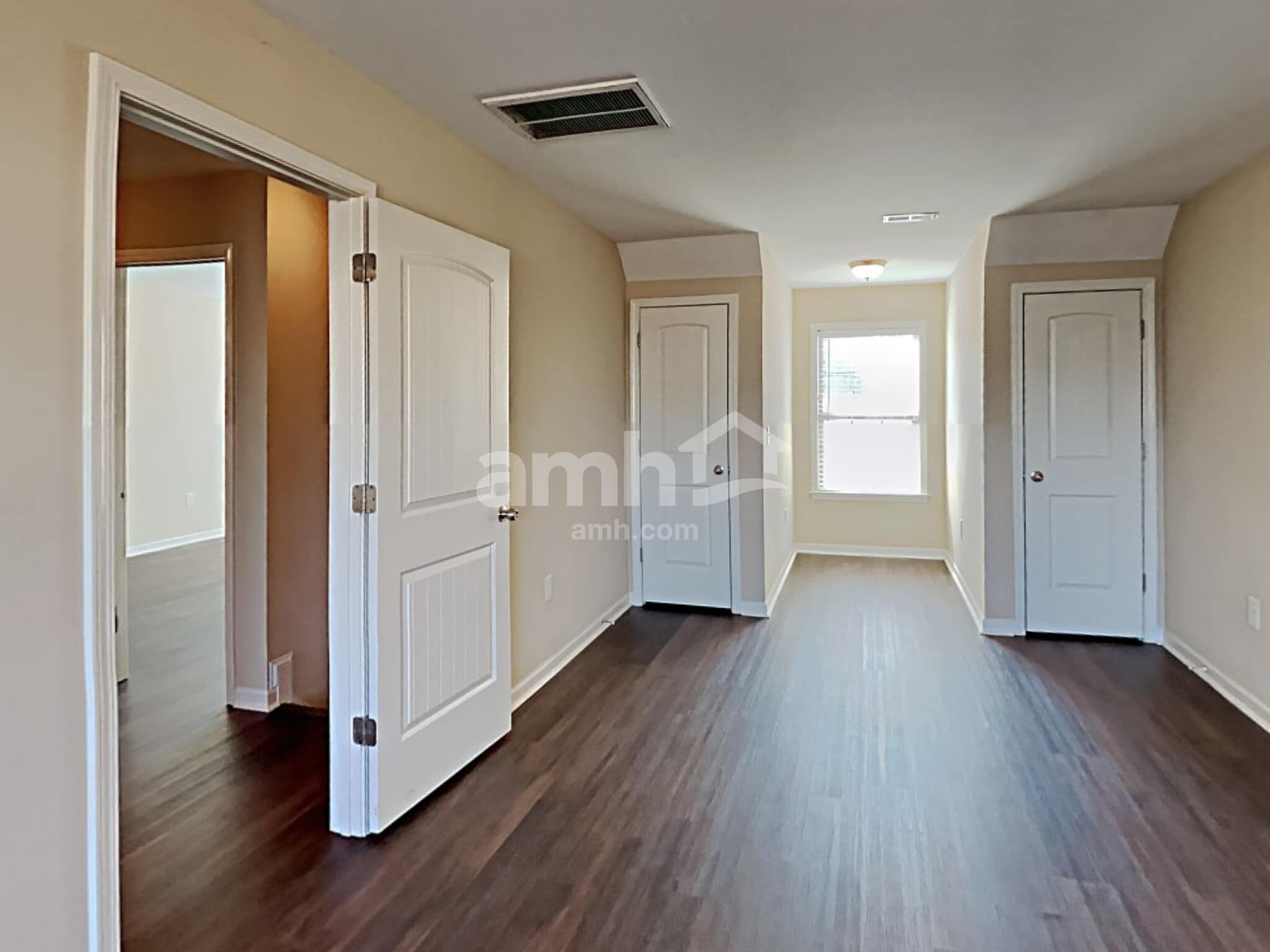 Building Photo - 913 Bridlemine Dr