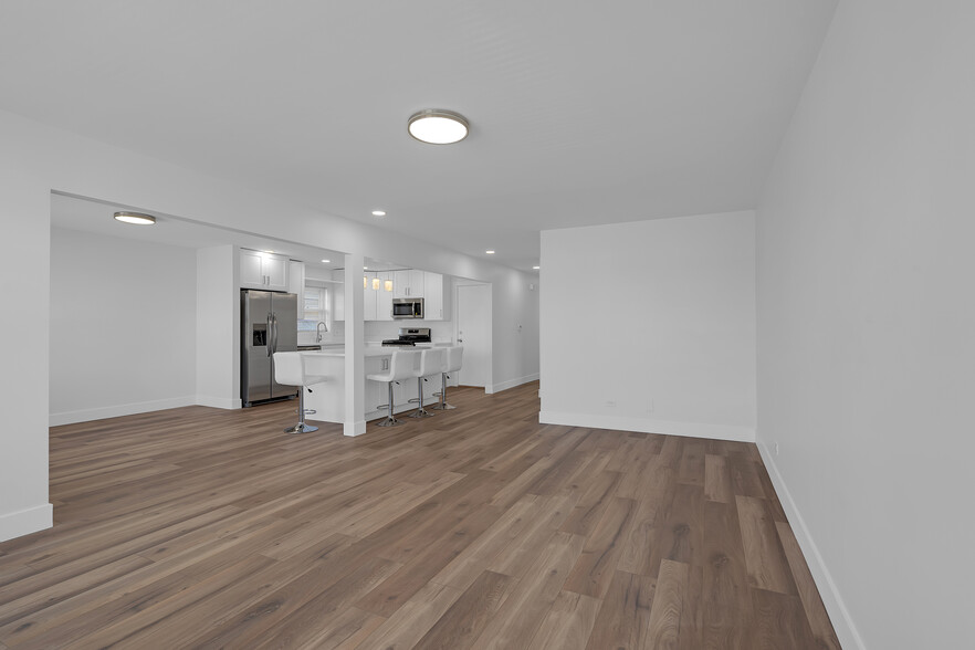 Building Photo - 651 Beau Ct
