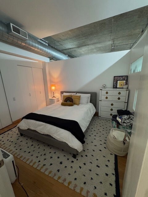 Building Photo - 900 N Kingsbury St