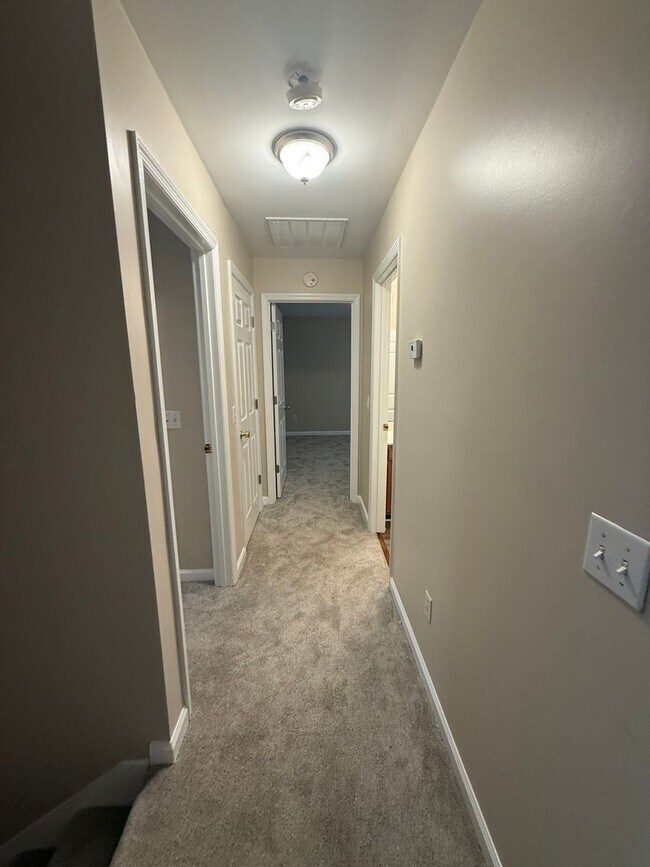 Building Photo - 5500 Misty Valley Dr