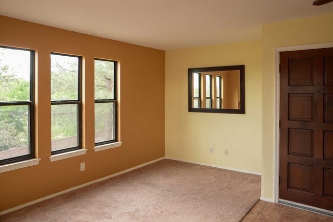Building Photo - Beautiful Apartment at Los Pueblos de Santa Fe