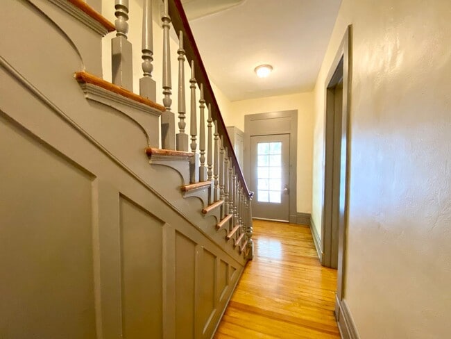 Building Photo - 5 bedroom /2 bath mins. from UC for $650/pp ($3,250/mo) w/ off-street parking included!