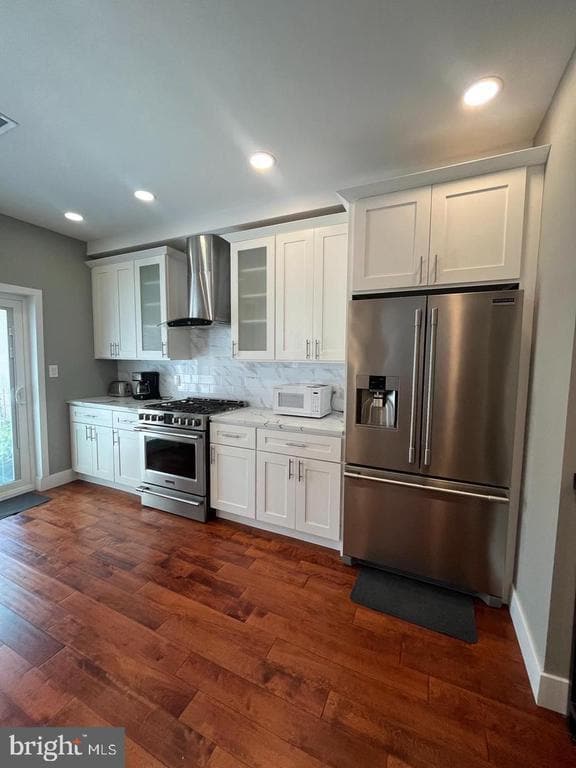 Building Photo - 2244 St Albans St