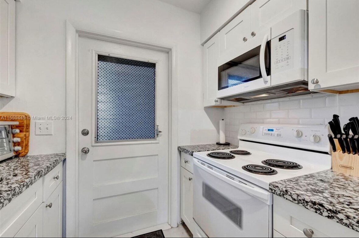 Building Photo - 510 SW 15th St