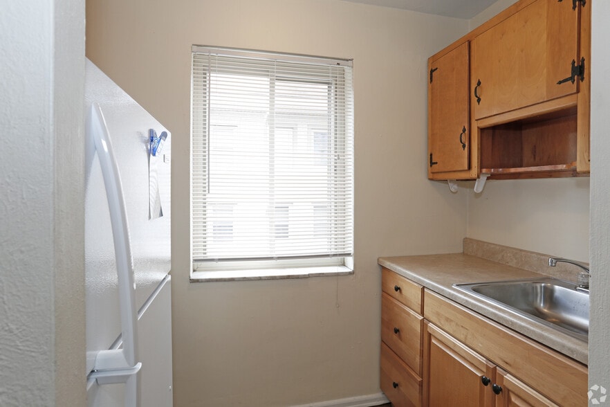 Building Photo - NORMANDY