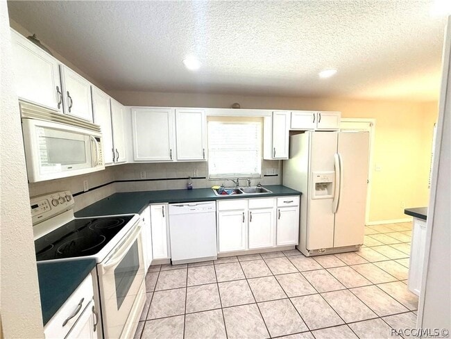 Building Photo - 3057 E Catherine Ln