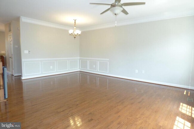 Building Photo - 1604 Kinnaird Terrace NE