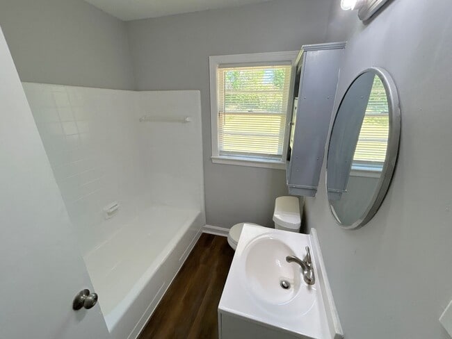 Building Photo - 3430 Shiloh Dr