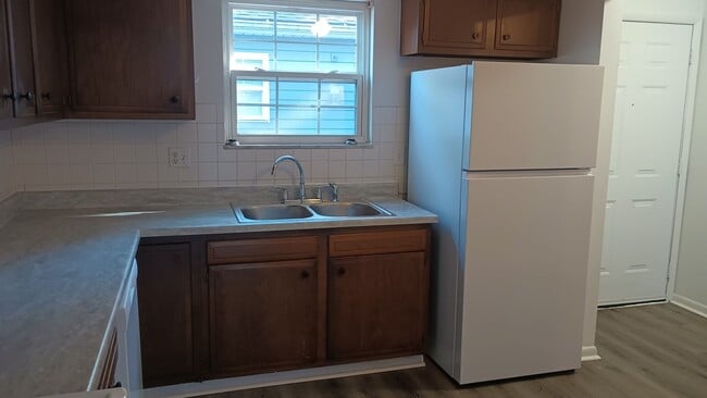 Building Photo - 865 Beech Ct