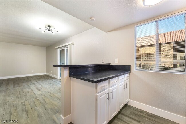 Building Photo - 5317 Indian River Dr