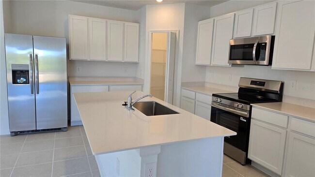 Building Photo - 2159 Chris Dr