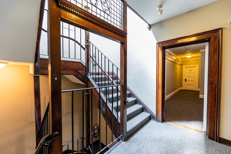 Building Photo - 1470 Beacon St