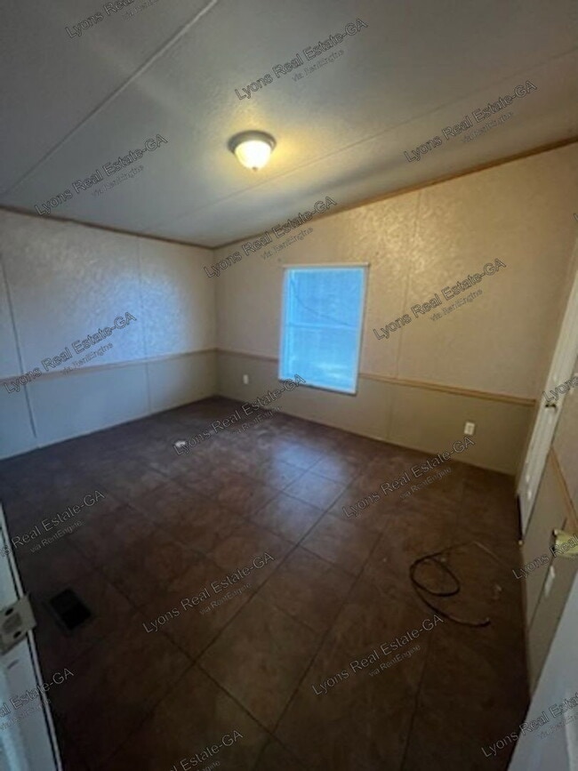 Building Photo - 906 Pleasantdale Cir