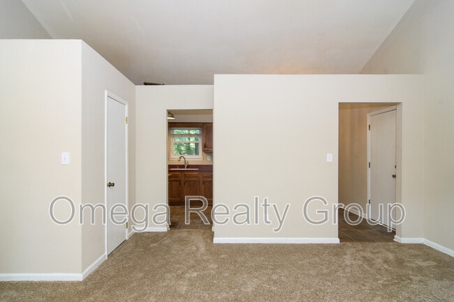 Building Photo - 2404 Glenmore Ct