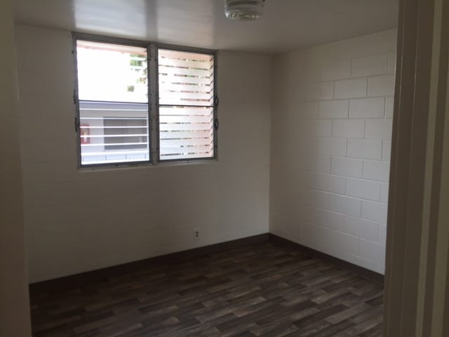 Building Photo - 812 Ekela Ave