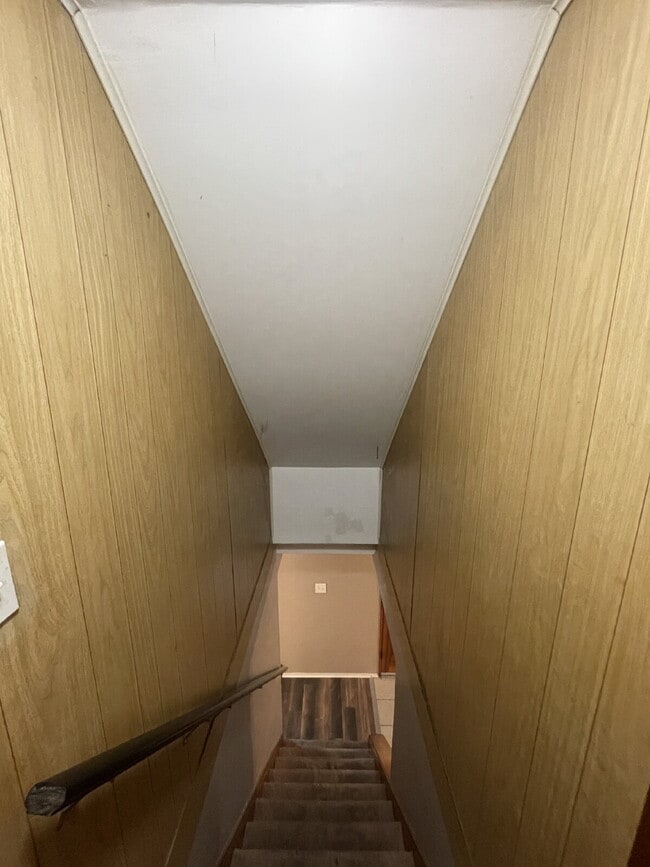 Building Photo - 149 Parkwood Rd