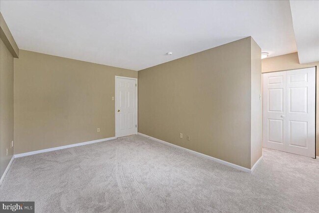 Building Photo - 722 Bradford Terrace