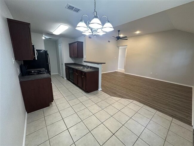 Building Photo - 17060 CR 191
