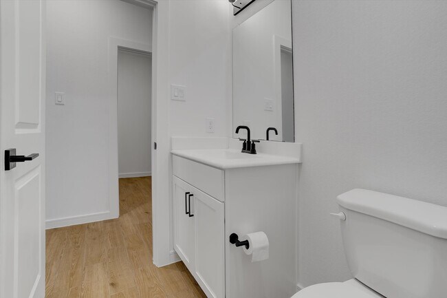 Building Photo - 8438 Bay Rdg Cir