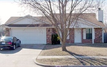 Building Photo - 3bed 2bath 2car now available