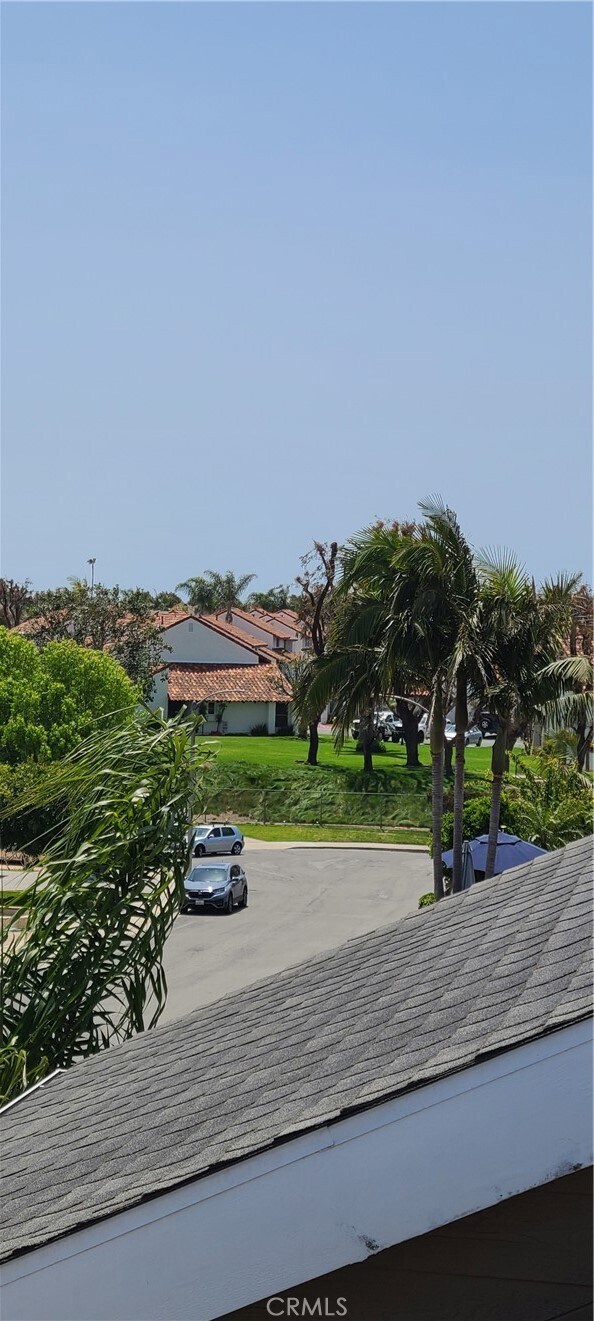 Building Photo - 709 Oceanhill Dr