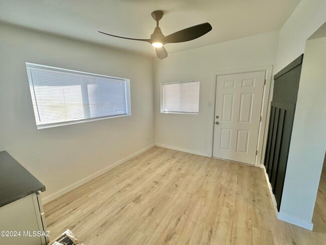 Building Photo - 227 S Ave B