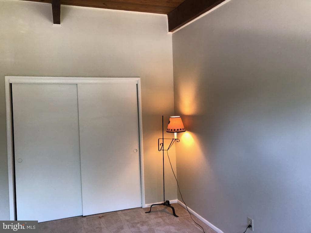 Spacious - 4965 Americana Dr