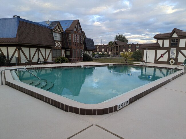 Building Photo - 3/2 Condo In +55 Community Leesburg