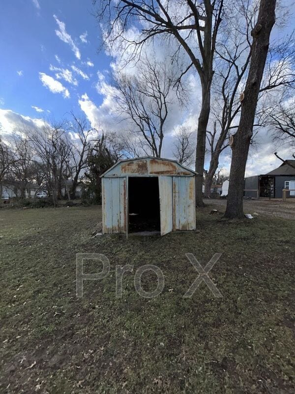 Building Photo - 307 E Adams St