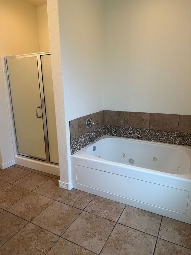 Building Photo - Beautiful Newly Renovated 3 Bedroom 2 Bath Home