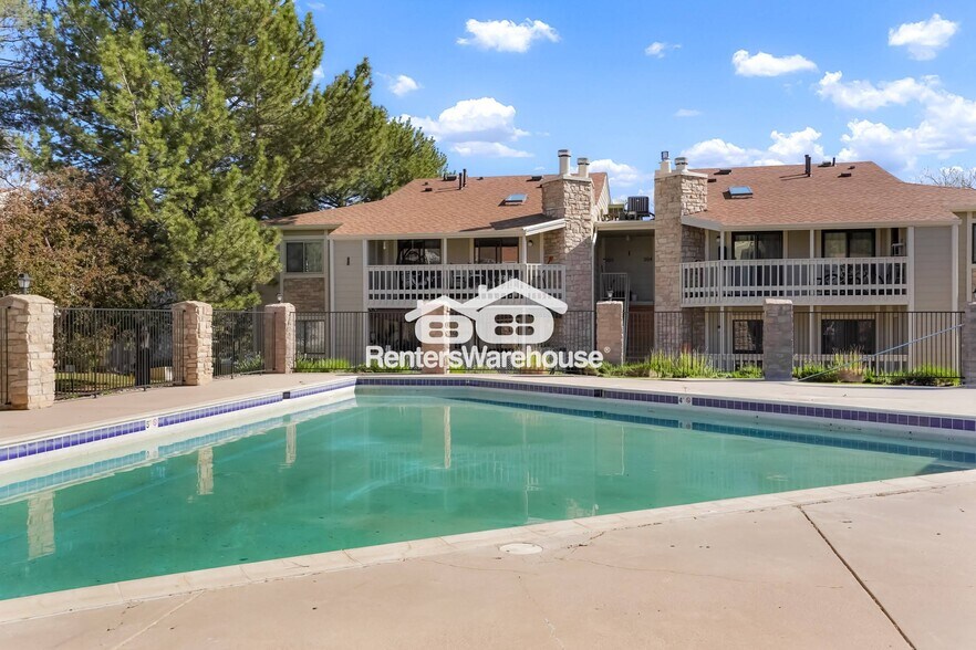 Building Photo - 8225 Fairmount Dr
