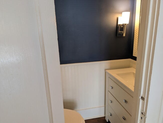 Building Photo - 1117 Kinard Ct