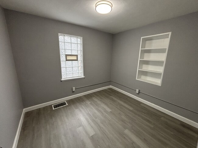 Building Photo - 1311 Marshall Pl